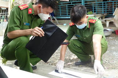 Nam sinh bị kẻ cướp xe máy đâm nhiều nhát