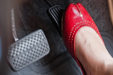 3 nguyên tắc quan trọng giúp tài xế tránh nhầm chân phanh và chân ga