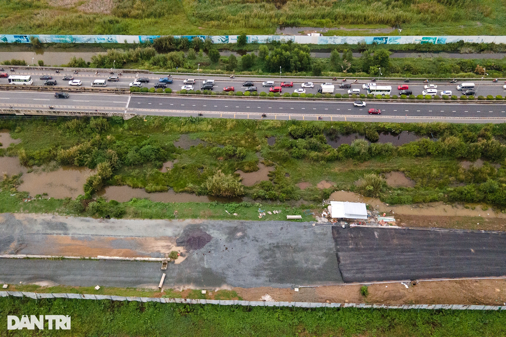 Cận cảnh 3,3km đường xây mãi chưa xong ở TPHCM - 7 Cận cảnh 3,3km đường xây mãi chưa xong ở TPHCM - 7
