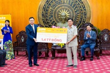 Công ty 4 Oranges tặng 400 suất học bổng cho học sinh, sinh viên tỉnh Long An