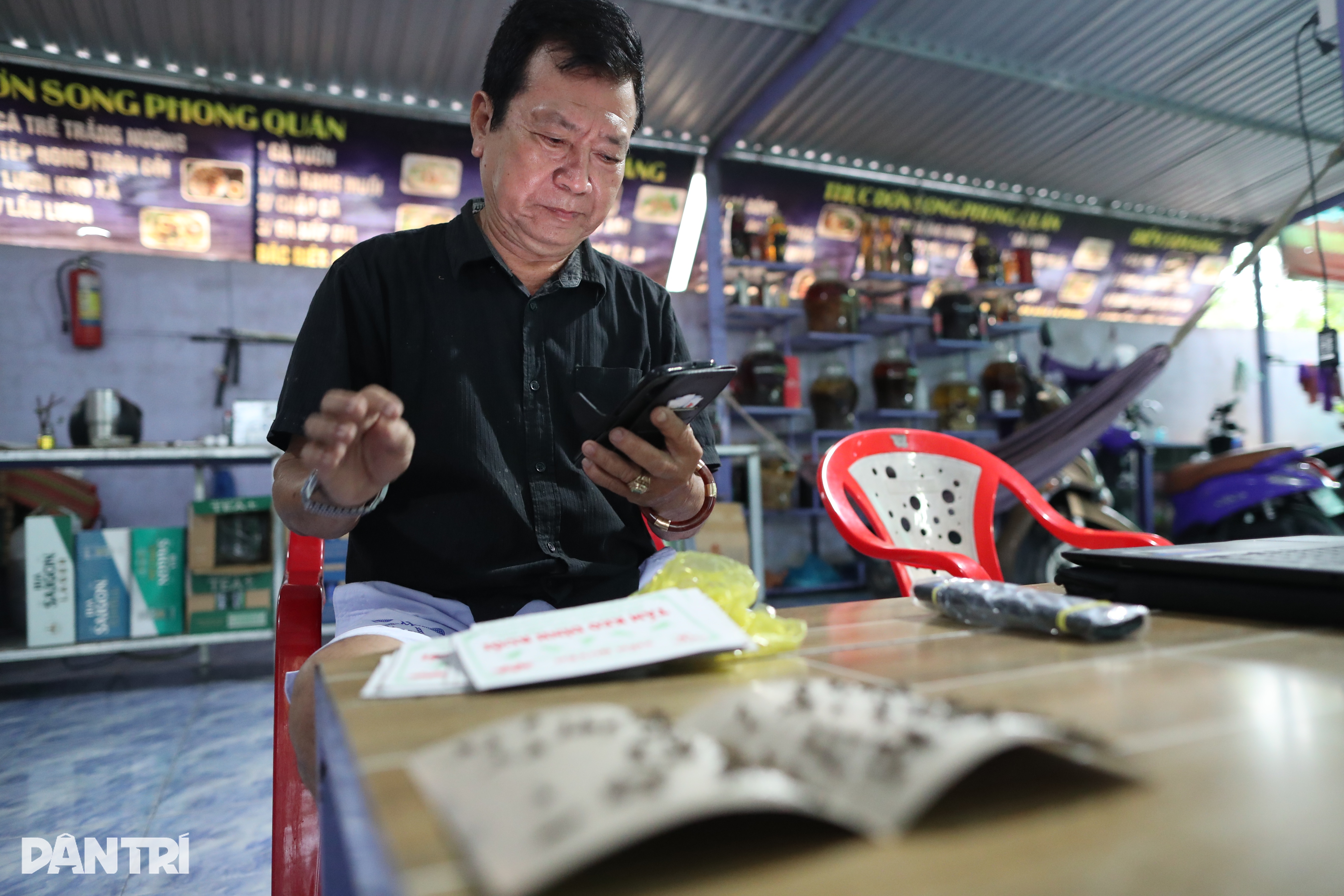 Ô nhiễm rác ở miền Tây: Dân chặn xe, treo băng rôn, than trời vì núi rác - 11 Ô nhiễm rác ở miền Tây: Dân chặn xe, treo băng rôn, than trời vì núi rác - 11