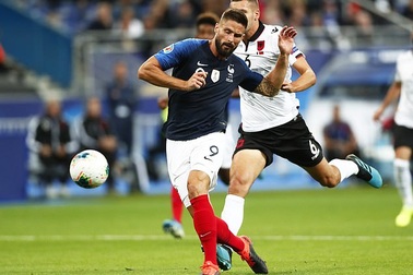 Griezmann đá hỏng phạt đền, Pháp vẫn thắng đậm Albania