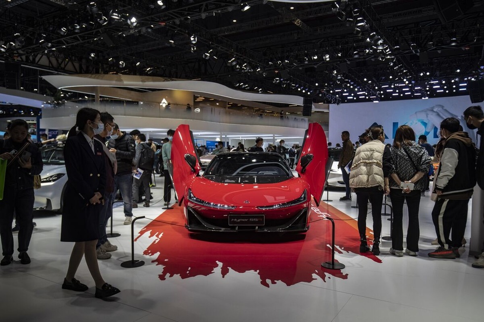 Hé lộ cách Trung Quốc đánh bại mọi đối thủ, dẫn dắt thị trường xe điện - 2
