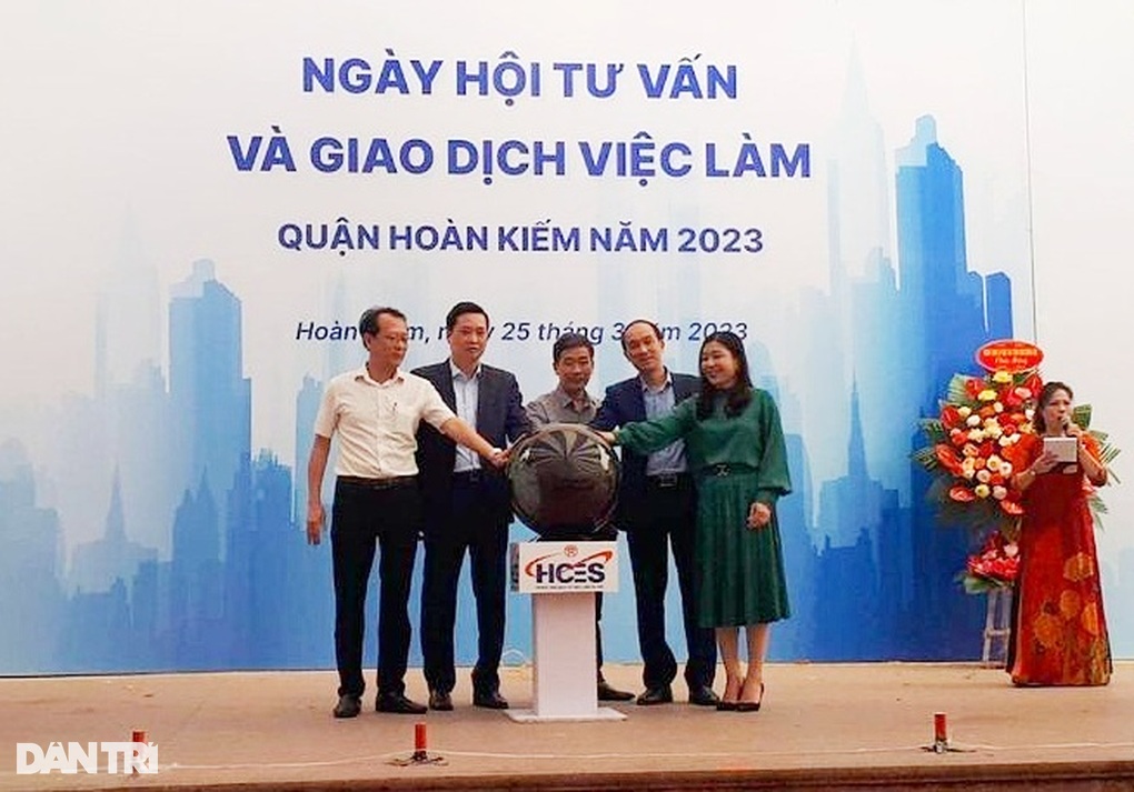 Hà Nội: Hơn 2.000 vị trí việc làm với mức lương hấp dẫn - 1 Hà Nội: Hơn 2.000 vị trí việc làm với mức lương hấp dẫn - 1