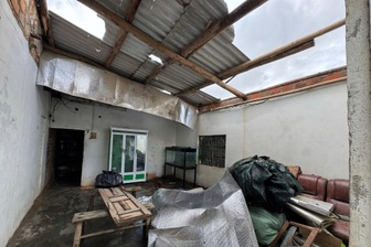 Lốc xoáy làm tốc mái nhiều nhà dân ở Gia Lai