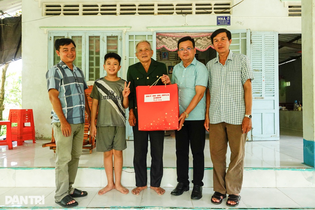 Chuyện vị thương binh già và cuộc đời đầy tự hào - 4 Chuyện vị thương binh già và cuộc đời đầy tự hào - 4