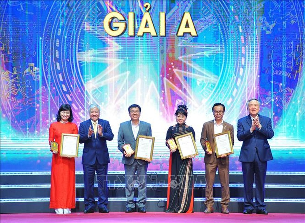Trao Giải báo chí toàn quốc phòng, chống tham nhũng, tiêu cực lần thứ ba - 2 Trao Giải báo chí toàn quốc phòng, chống tham nhũng, tiêu cực lần thứ ba - 2