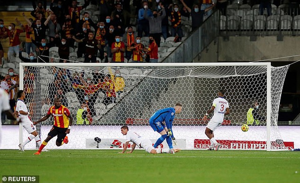 PSG thua sốc trước tân binh trong ngày ra quân ở Ligue 1 - 3 PSG thua sốc trước tân binh trong ngày ra quân ở Ligue 1 - 3