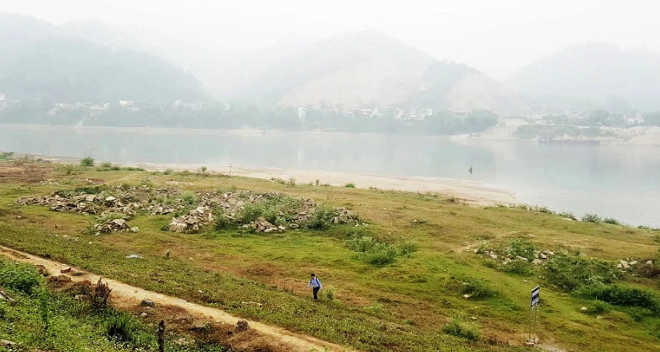 Chuyện kình ngư cứu người từ miệng hà bá sông Đà - 4 Chuyện kình ngư cứu người từ miệng hà bá sông Đà - 4