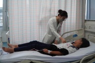 Điều tra vụ nhiều người bị ngộ độc sau khi ăn bánh mì ở TPHCM