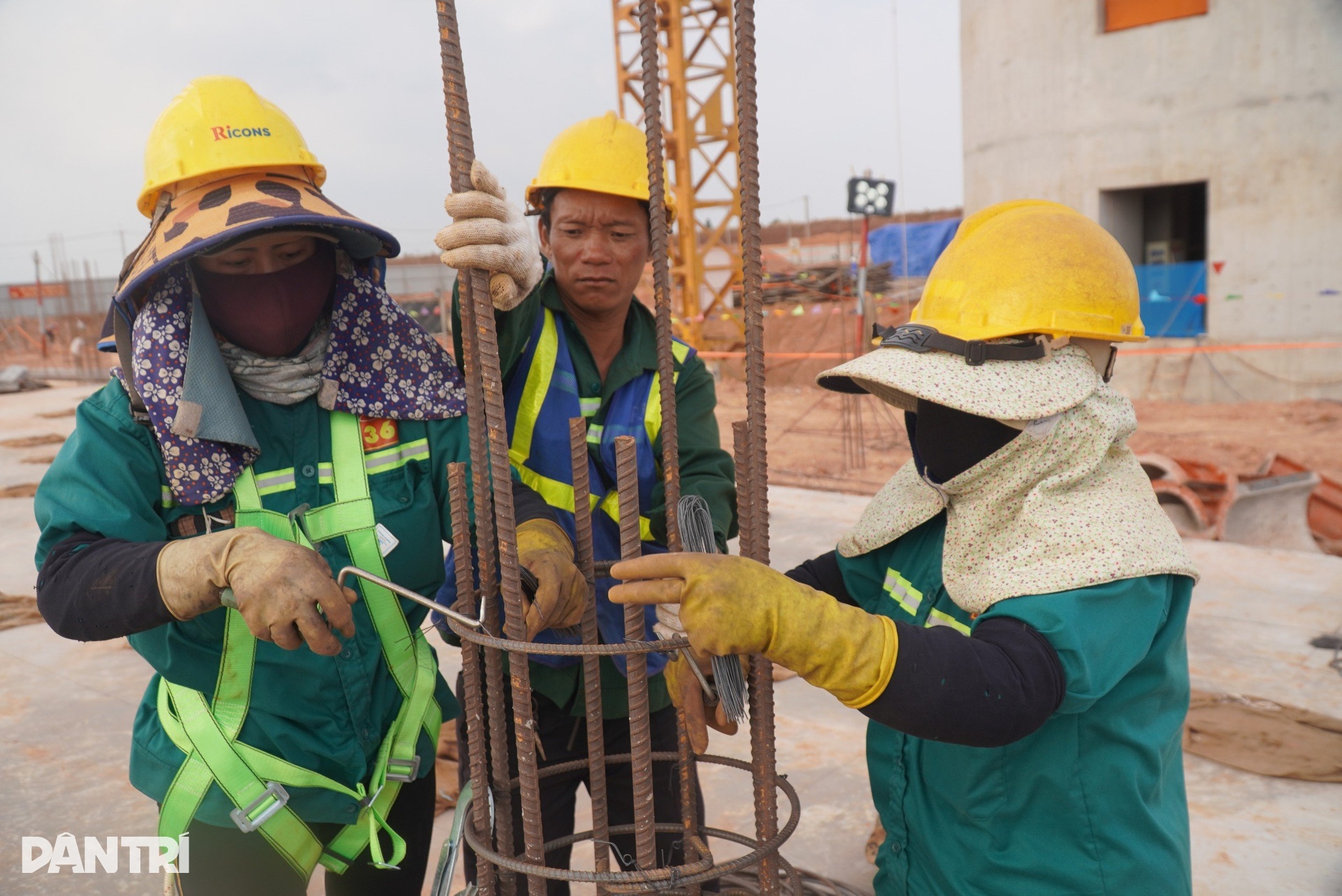 Hối hả thi công sân bay Long Thành khi dòng người đã về quê đón Tết - 4