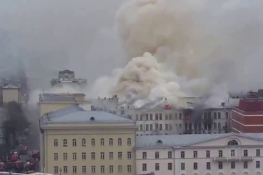 Cháy lớn tại trụ sở Bộ Quốc phòng Nga