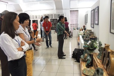 Lo ngại bản sắc “pha tạp” trong mỹ thuật ứng dụng