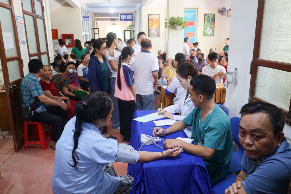 Nhiều người dân vùng lũ Nghệ An bị ghẻ nước, nhiễm trùng da - 1 Nhiều người dân vùng lũ Nghệ An bị ghẻ nước, nhiễm trùng da - 1