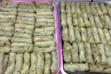 Tết "fastfood": Cỗ đông lạnh đóng hộp, hâm nóng mời các cụ