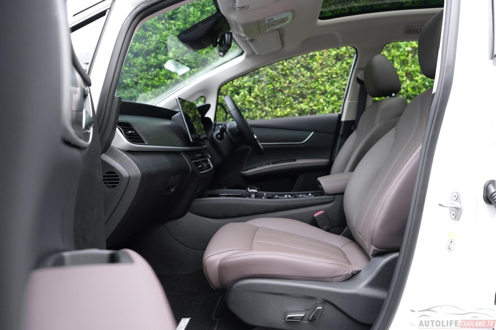 BYD M6 sắp về Việt Nam, sẽ đấu Innova Cross nhưng giá rẻ hơn cả Xpander - 12 BYD M6 sắp về Việt Nam, sẽ đấu Innova Cross nhưng giá rẻ hơn cả Xpander - 12