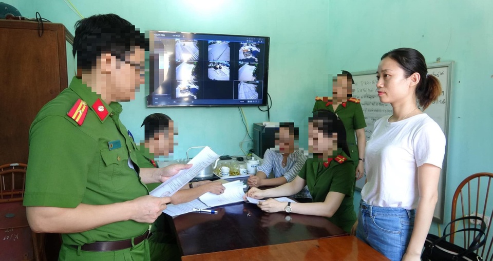 Khởi tố quan xã có hành vi lập khống chứng từ quyết toán - 3 Khởi tố quan xã có hành vi lập khống chứng từ quyết toán - 3