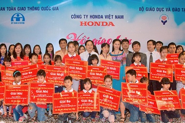 Phát động cuộc thi “An toàn giao thông cho nụ cười trẻ thơ” 2015