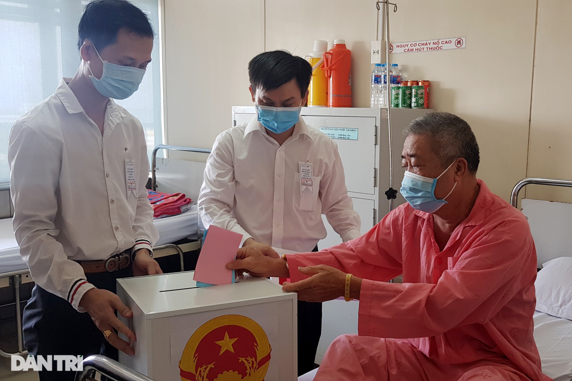Toàn cảnh 69 triệu cử tri cả nước tham gia Ngày hội non sông - 18 Toàn cảnh 69 triệu cử tri cả nước tham gia Ngày hội non sông - 18