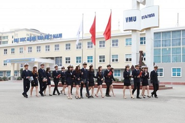 "Bĩ cực" nhân lực vận tải biển