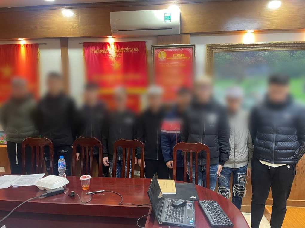 Vụ nhóm thanh niên dùng xẻng đánh gục người ở Hà Nội: Làm rõ 18 đối tượng - 1 Vụ nhóm thanh niên dùng xẻng đánh gục người ở Hà Nội: Làm rõ 18 đối tượng - 1