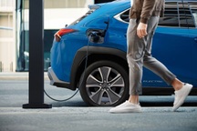 Vì sao Toyota chưa toàn tâm toàn ý làm xe điện?