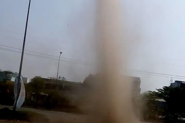 Hình ảnh “vòi rồng” xuất hiện ở TPHCM