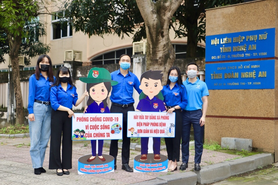 Thanh niên Nghệ An mượn xưởng may khẩu trang, chung tay phòng dịch Covid-19 - 6 Thanh niên Nghệ An mượn xưởng may khẩu trang, chung tay phòng dịch Covid-19 - 6