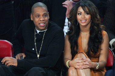 Beyonce phủ nhận tin đẻ mổ