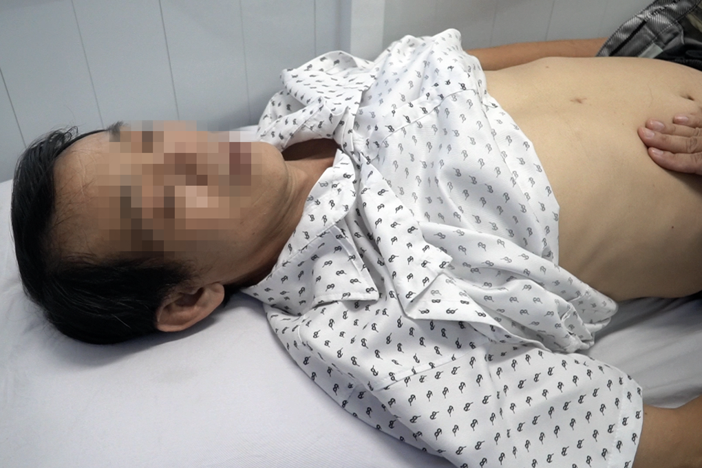 Lần đầu nội soi trị căn bệnh khiến người mắc chỉ sống được 5 tháng - 1 Lần đầu nội soi trị căn bệnh khiến người mắc chỉ sống được 5 tháng - 1