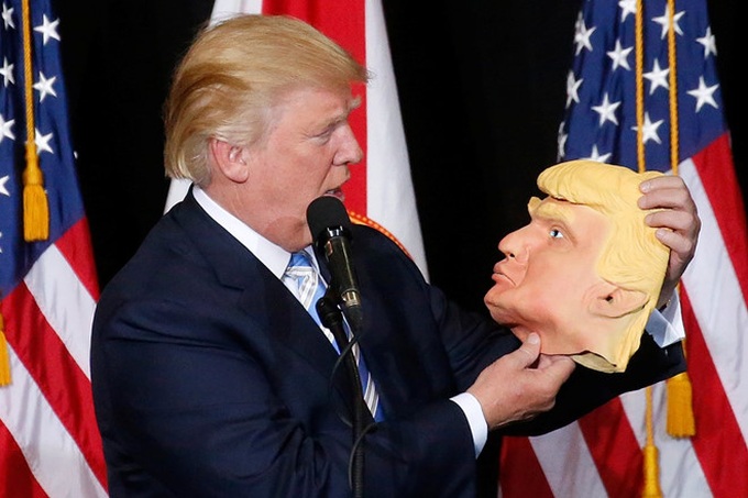 Donald Trump co kip thu hep khoang cach voi ba Clinton? hinh anh 2