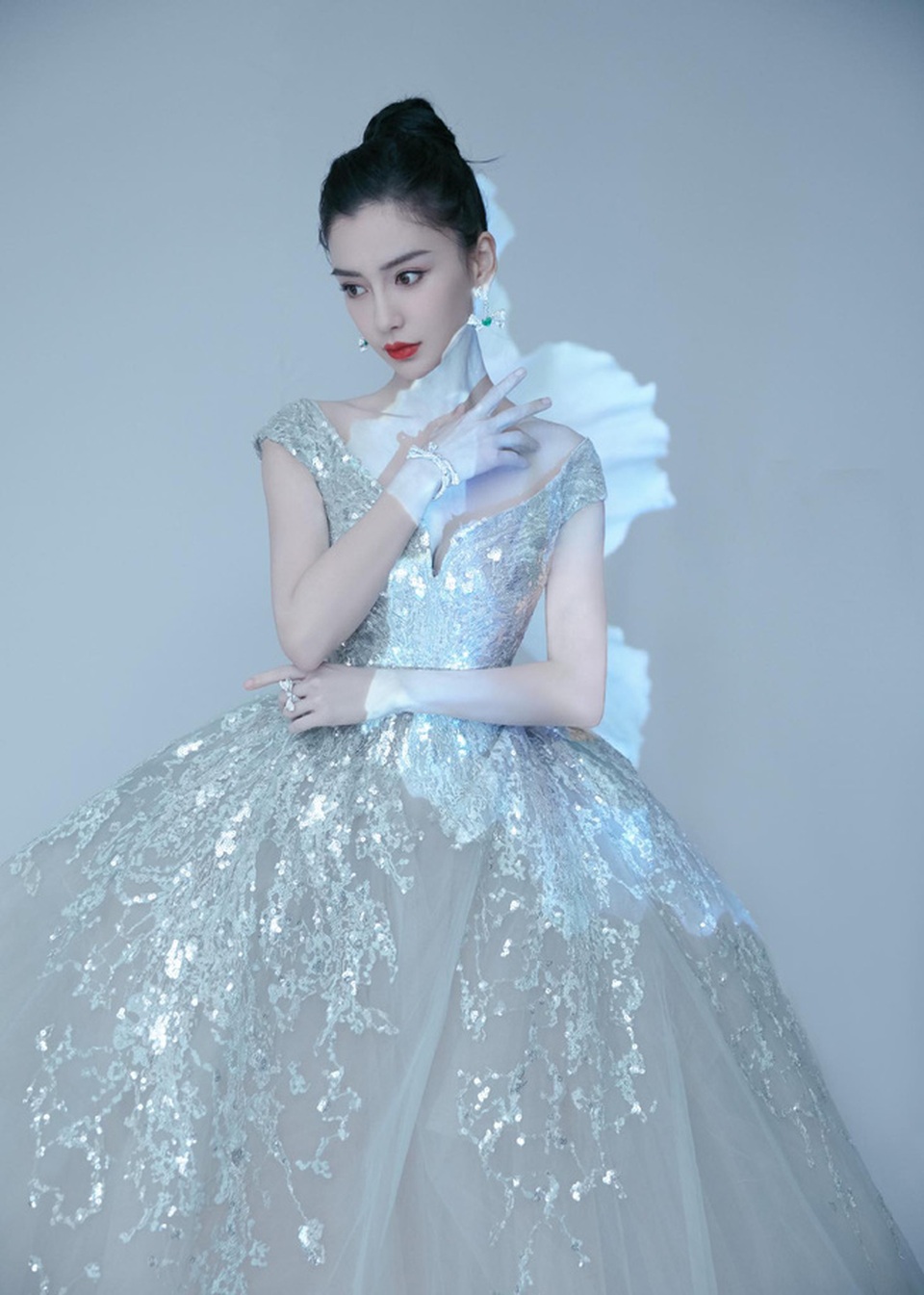 Angelababy: Nhan sắc lên hương nhưng diễn xuất nhạt nhòa - 6 Angelababy: Nhan sắc lên hương nhưng diễn xuất nhạt nhòa - 6