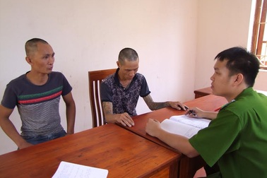 Va chạm giao thông, vác dao đâm người trọng thương