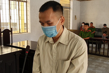 Ghen tuông, chồng dùng dao đâm 2 người bạn của vợ trọng thương