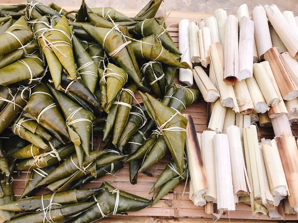 Banh sung trau va com lam Banh sung trau va com lam