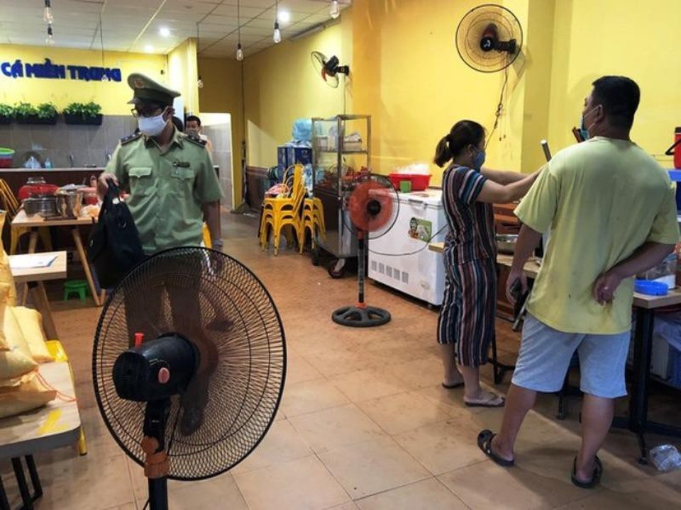 Bán 40 suất bún 300.000 đồng, chủ quán bị phạt 11,5 triệu đồng - 1