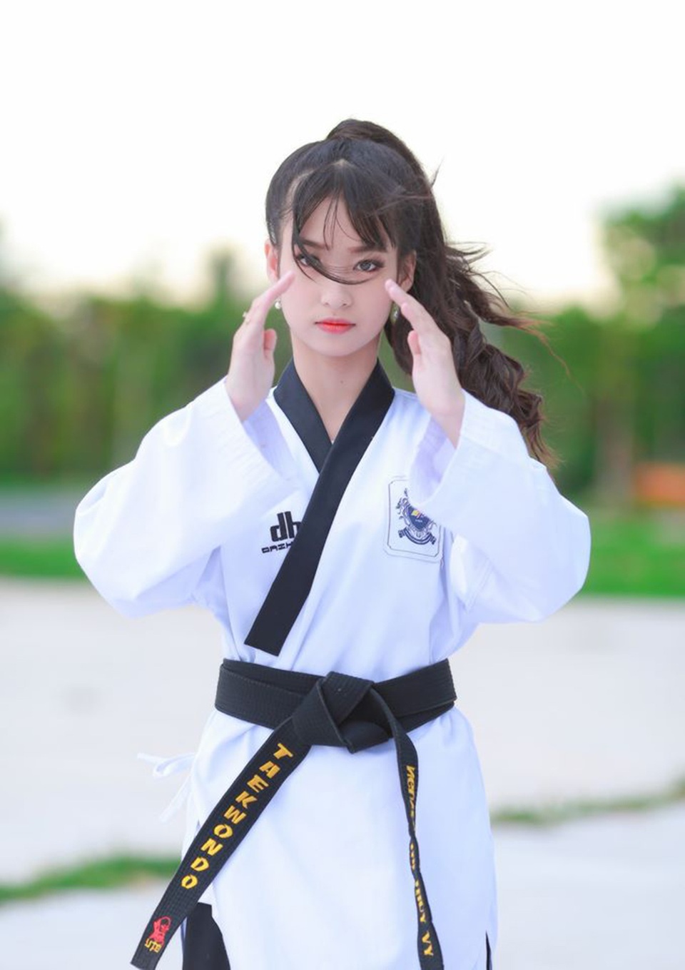 Nữ sinh 17 tuổi đam mê võ thuật, sở hữu thần thái như ngọc nữ - 3 Nữ sinh 17 tuổi đam mê võ thuật, sở hữu thần thái như ngọc nữ - 3