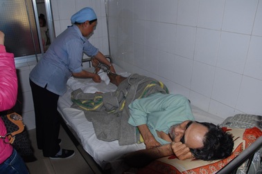 Dập nát hai chân, nguy kịch tính mạng vì chế mìn đánh cá