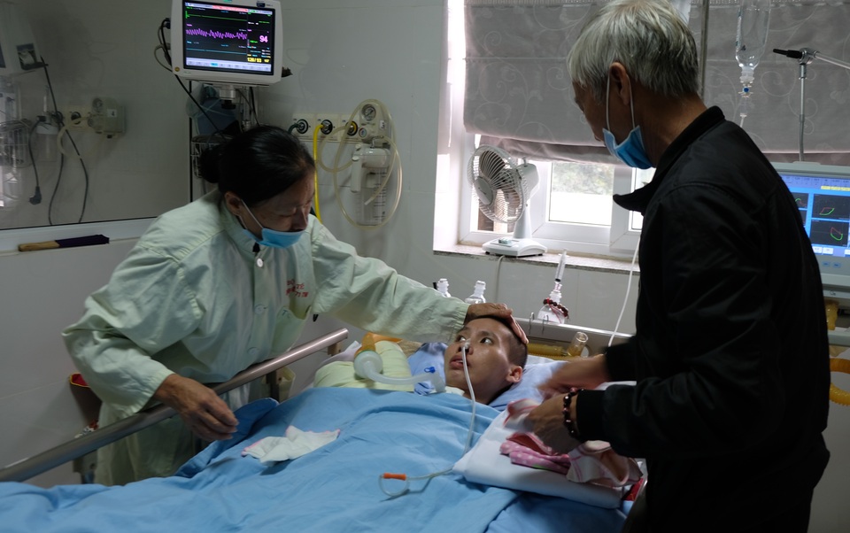 Bạn đọc giúp đỡ chàng trai bị viêm não Nhật Bản gần 128 triệu đồng - 1 Bạn đọc giúp đỡ chàng trai bị viêm não Nhật Bản gần 128 triệu đồng - 1