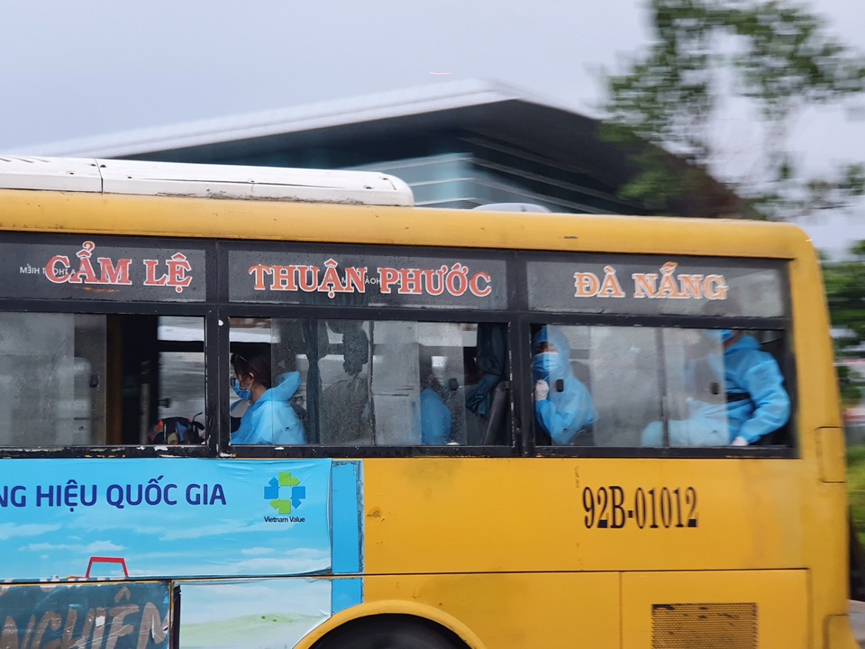 Đưa hơn 340 công dân Việt Nam từ Đài Loan về nước - 3 Đưa hơn 340 công dân Việt Nam từ Đài Loan về nước - 3