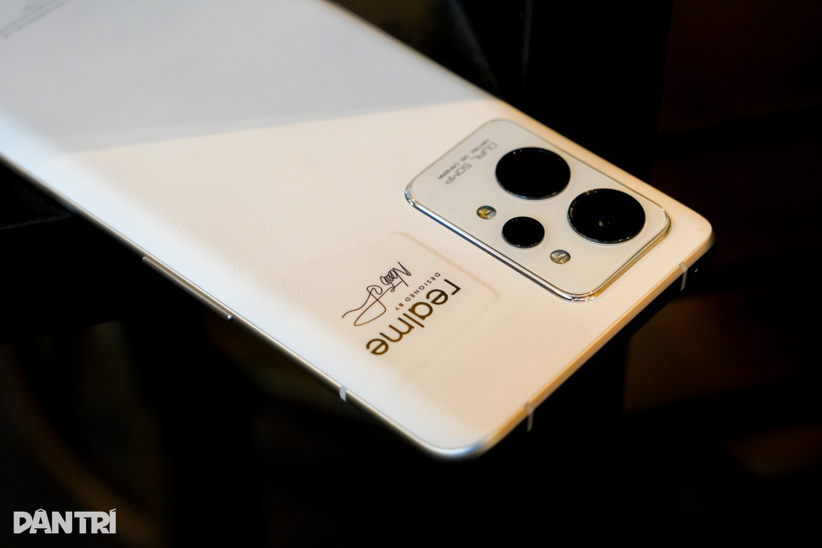 Cận cảnh smartphone đầu tiên có ống kính mắt cá - 10 Cận cảnh smartphone đầu tiên có ống kính mắt cá - 10