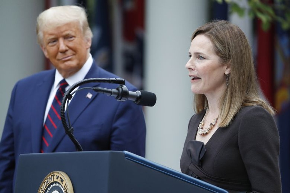 Ông Trump đề cử nữ thẩm phán quyền lực trước thềm bầu cử - 1 Ông Trump đề cử nữ thẩm phán quyền lực trước thềm bầu cử - 1