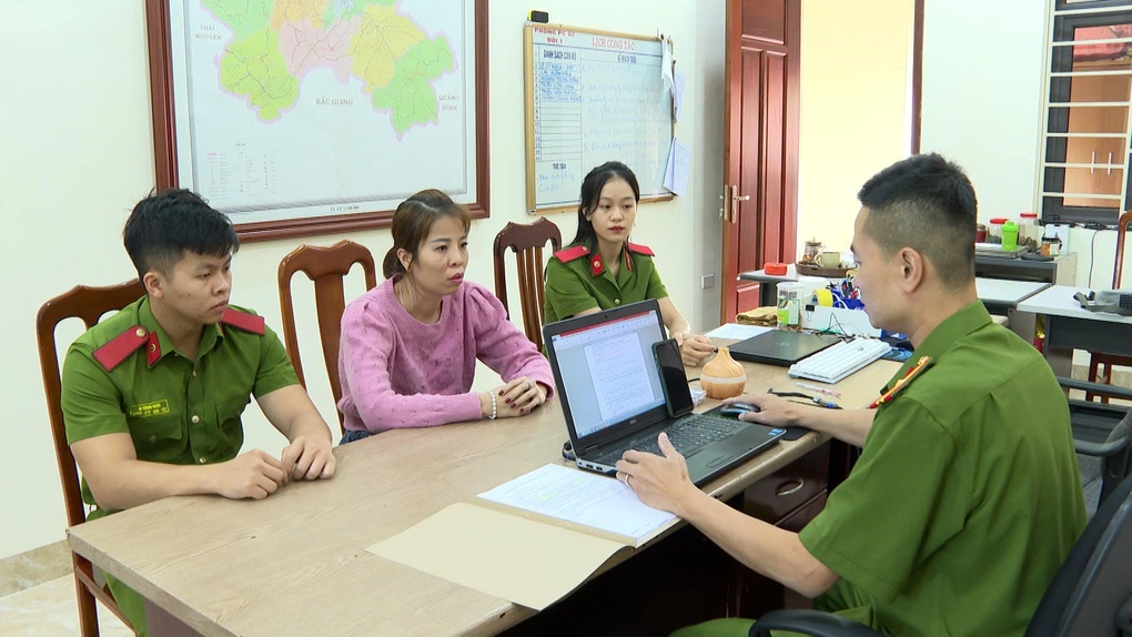 Triệt phá boong ke đánh bạc có đường hầm bí mật dài hơn 300m - 2 Triệt phá boong ke đánh bạc có đường hầm bí mật dài hơn 300m - 2