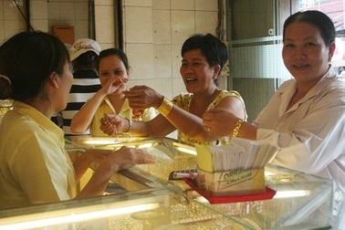 Khóc, cười với vàng