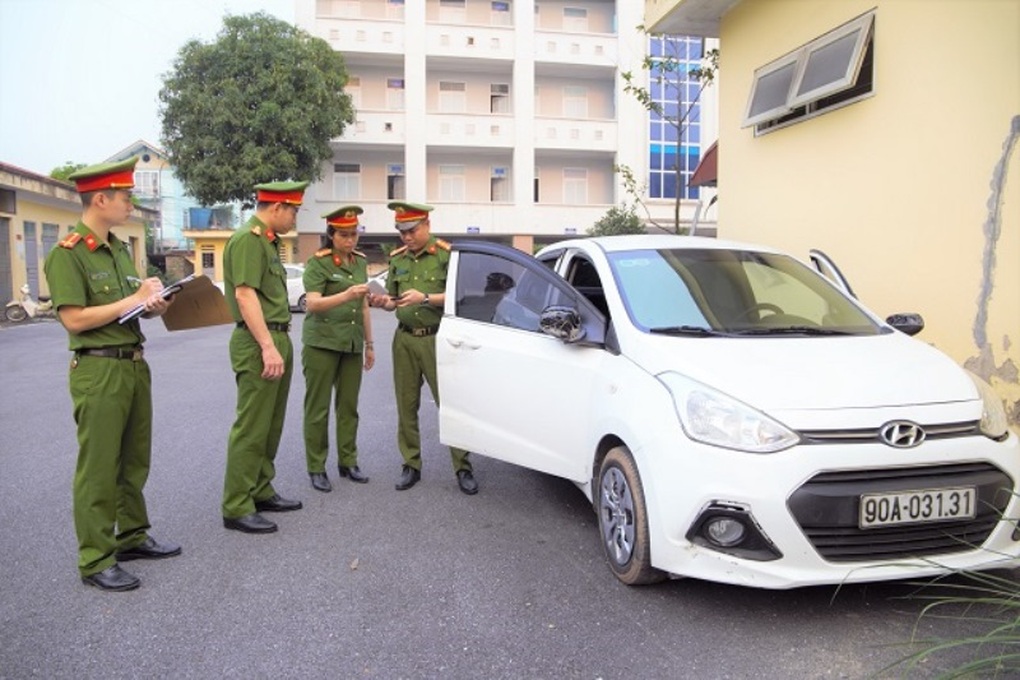 Tên cướp taxi sa lưới khi đang lẩn trốn tại nhà riêng - 1 Tên cướp taxi sa lưới khi đang lẩn trốn tại nhà riêng - 1