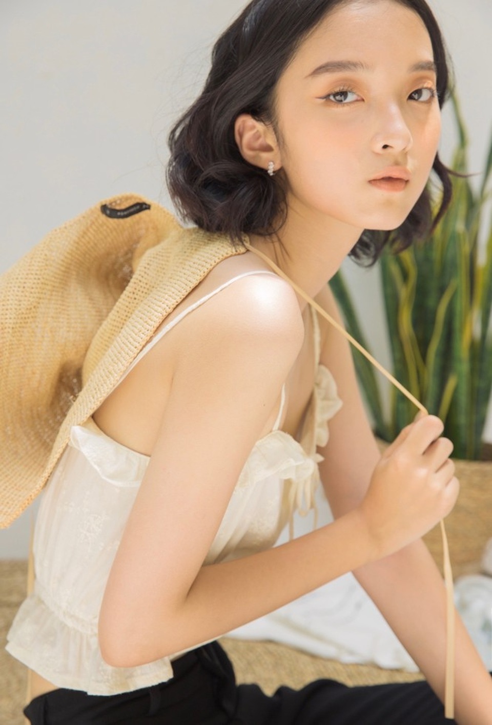 Khánh Linh - Vẻ đẹp độc lạ trong thế giới thời trang - 4 Khánh Linh - Vẻ đẹp độc lạ trong thế giới thời trang - 4