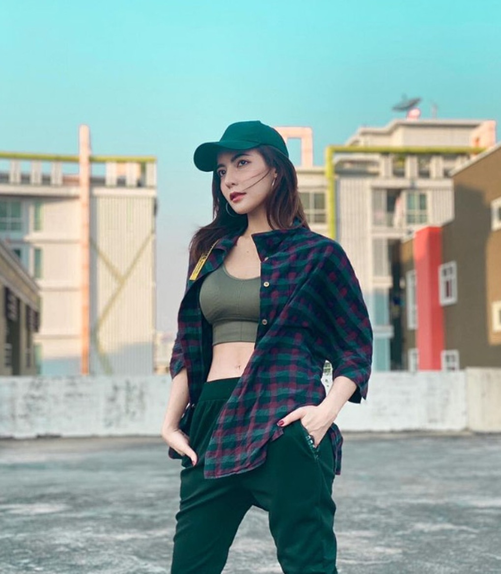 Lên mạng vào vai hot girl lừa đảo hơn 6.000 nạn nhân ở Thái Lan - 3 Lên mạng vào vai hot girl lừa đảo hơn 6.000 nạn nhân ở Thái Lan - 3