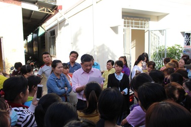 Nha Trang: Hàng chục công nhân may đình công, đòi nợ lương đầu năm