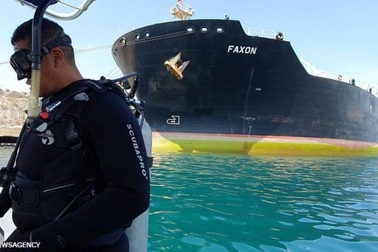 Vận chuyển dầu cho Venezuela, 5 thuyền trưởng Iran bị Mỹ trừng phạt