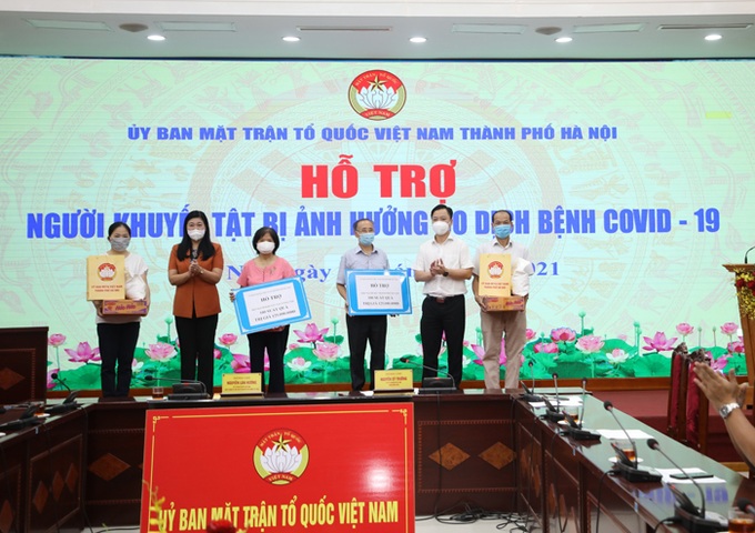 Hà Nội hỗ trợ 200 người khuyết tật bị ảnh hưởng do dịch bệnh Covid-19 - Ảnh 1.